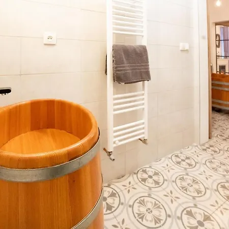 Dum U Lazni Guest house